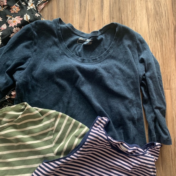 5 XL / XXL tees - old navy, Eddie Bauer - Picture 6 of 6